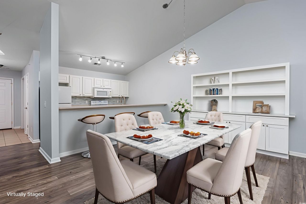 4850 Meadowsweet Dr. Photo 7