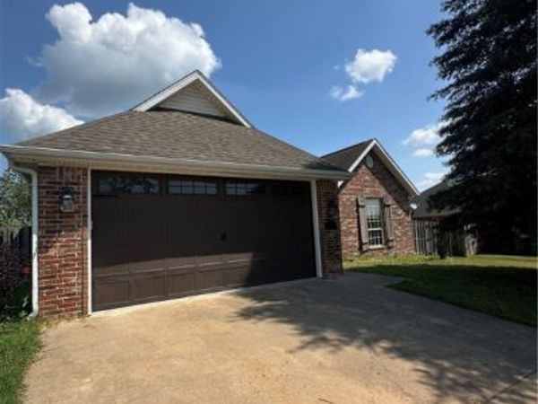 451 Coopers Farm Road, Centerton, AR 72719