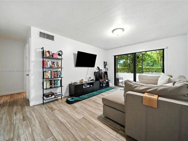 8701 SW 141st St, Unit B1, Palmetto Bay, FL 33176