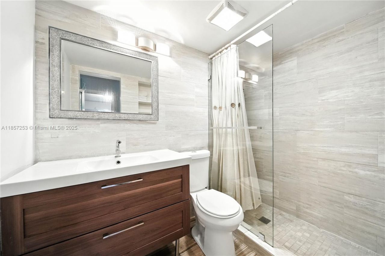 8701 SW 141st St, Unit B1, Palmetto Bay, FL 33176 Photo