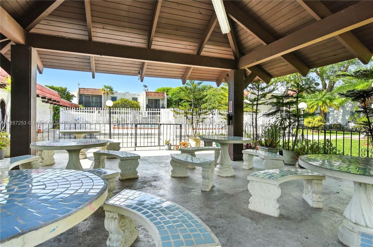 8701 SW 141st St, Unit B1, Palmetto Bay, FL 33176 Photo