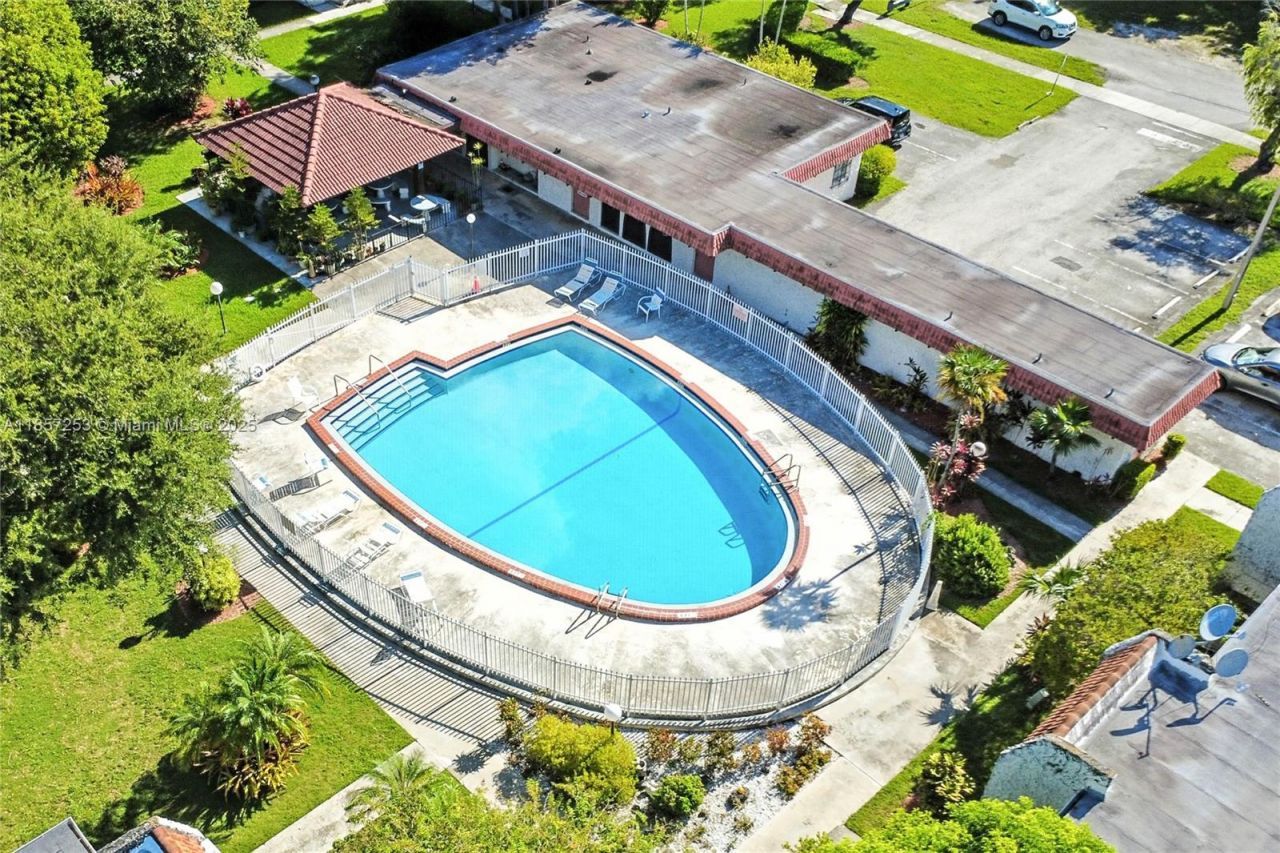 8701 SW 141st St, Unit B1, Palmetto Bay, FL 33176 Photo