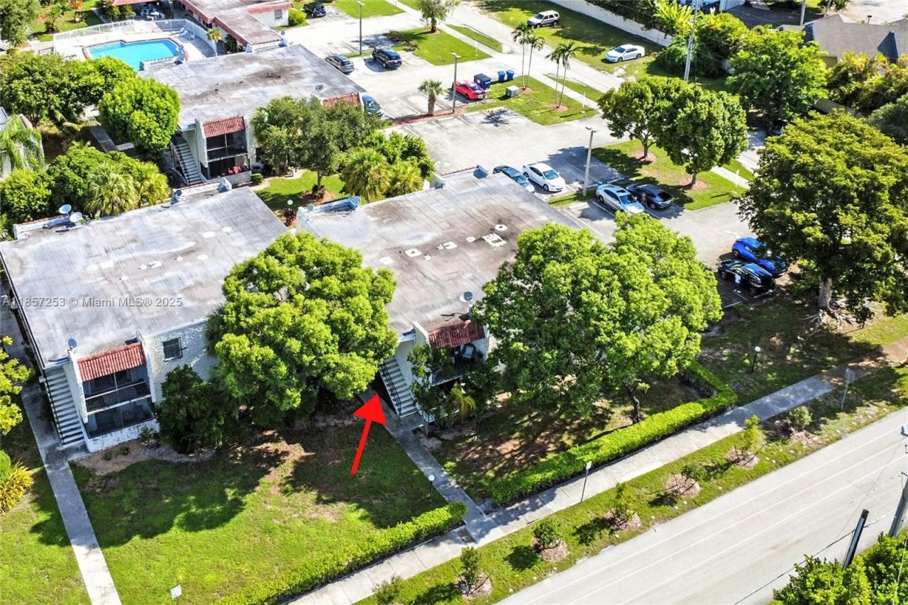 8701 SW 141st St, Unit B1, Palmetto Bay, FL 33176 Photo