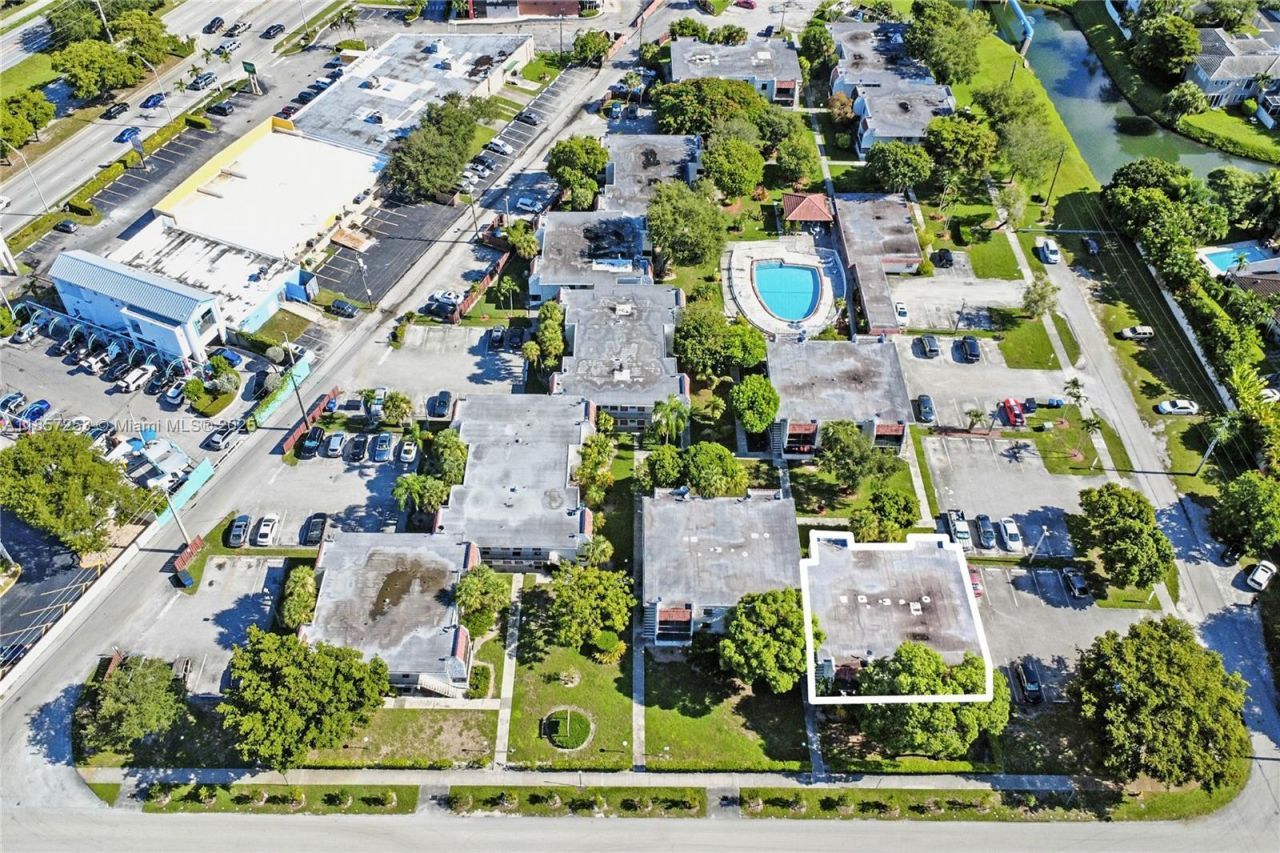 8701 SW 141st St, Unit B1, Palmetto Bay, FL 33176 Photo