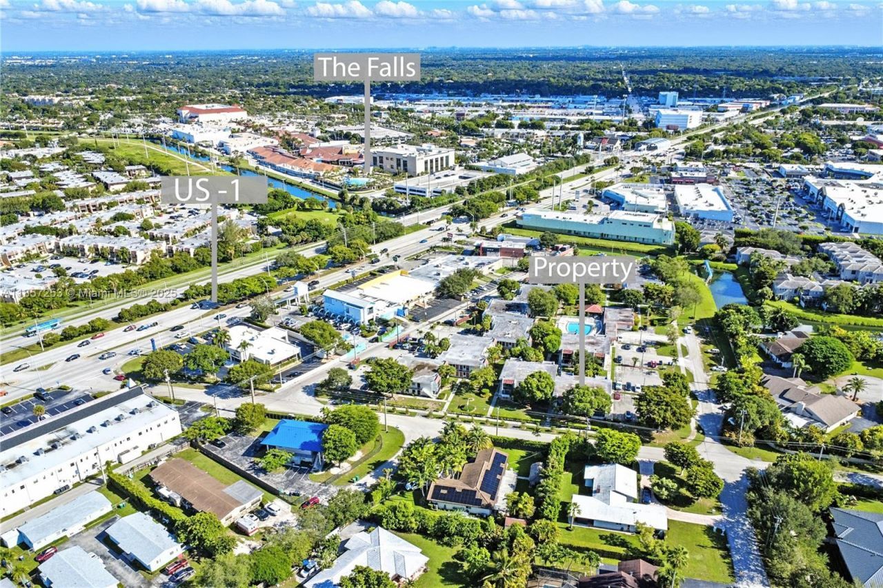 8701 SW 141st St, Unit B1, Palmetto Bay, FL 33176 Photo