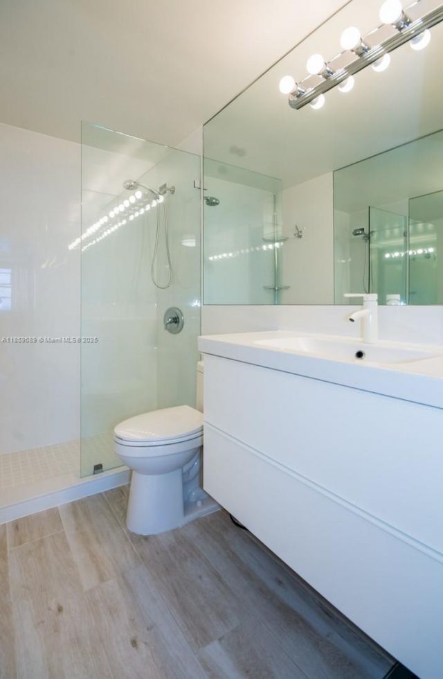 5601 Collins Ave, Unit 1204, Miami Beach, FL 33140 Photo