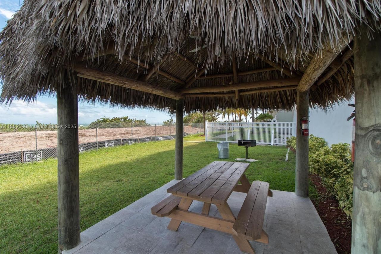 5601 Collins Ave, Unit 1204, Miami Beach, FL 33140 Photo