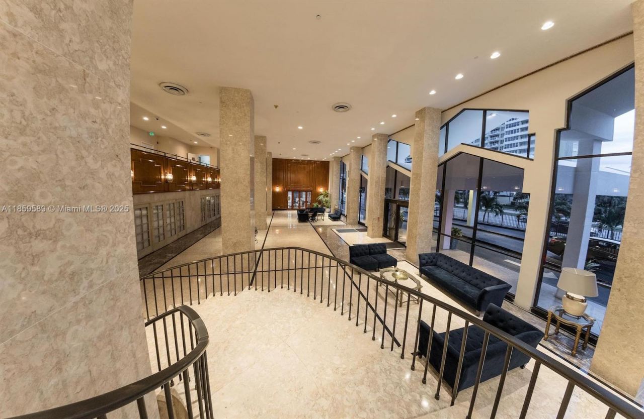 5601 Collins Ave, Unit 1204, Miami Beach, FL 33140 Photo