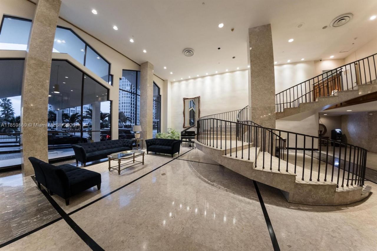 5601 Collins Ave, Unit 1204, Miami Beach, FL 33140 Photo