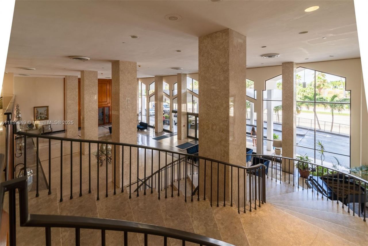 5601 Collins Ave, Unit 1204, Miami Beach, FL 33140 Photo