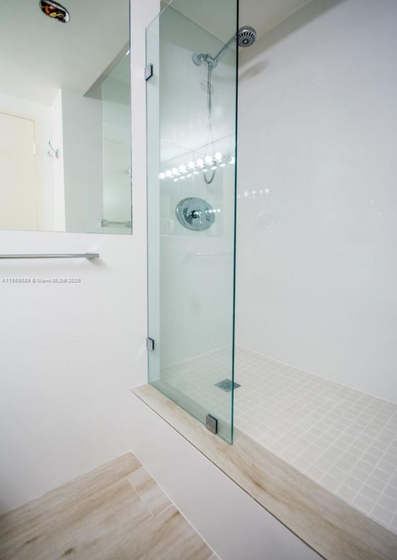 5601 Collins Ave, Unit 1204, Miami Beach, FL 33140 Photo