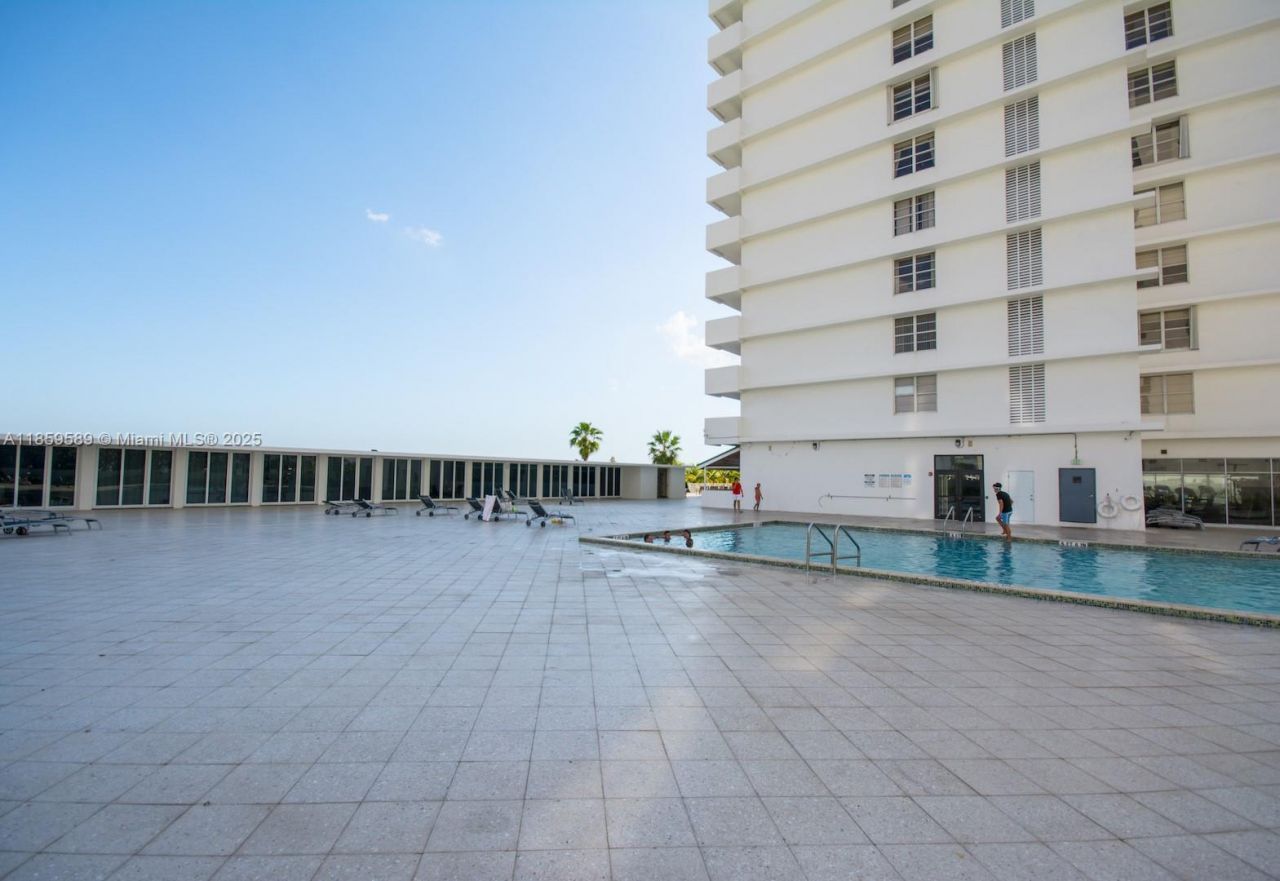 5601 Collins Ave, Unit 1204, Miami Beach, FL 33140 Photo