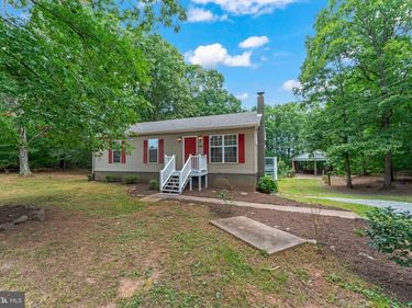 1543 VAWTER CORNER ROAD, LOUISA, VA 23093