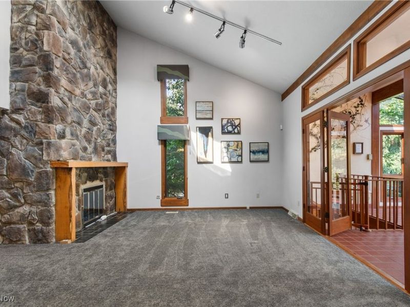 2317 Raintree Street NE, Canton, OH 44705 Photo 9