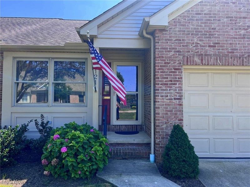 121 Oakley Green Drive, Elyria, OH 44035 Photo 3