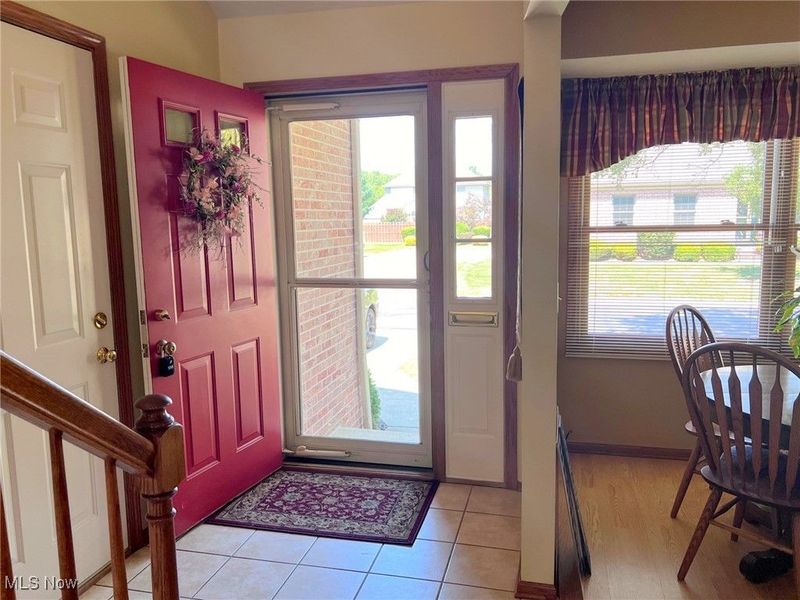 121 Oakley Green Drive, Elyria, OH 44035 Photo 4