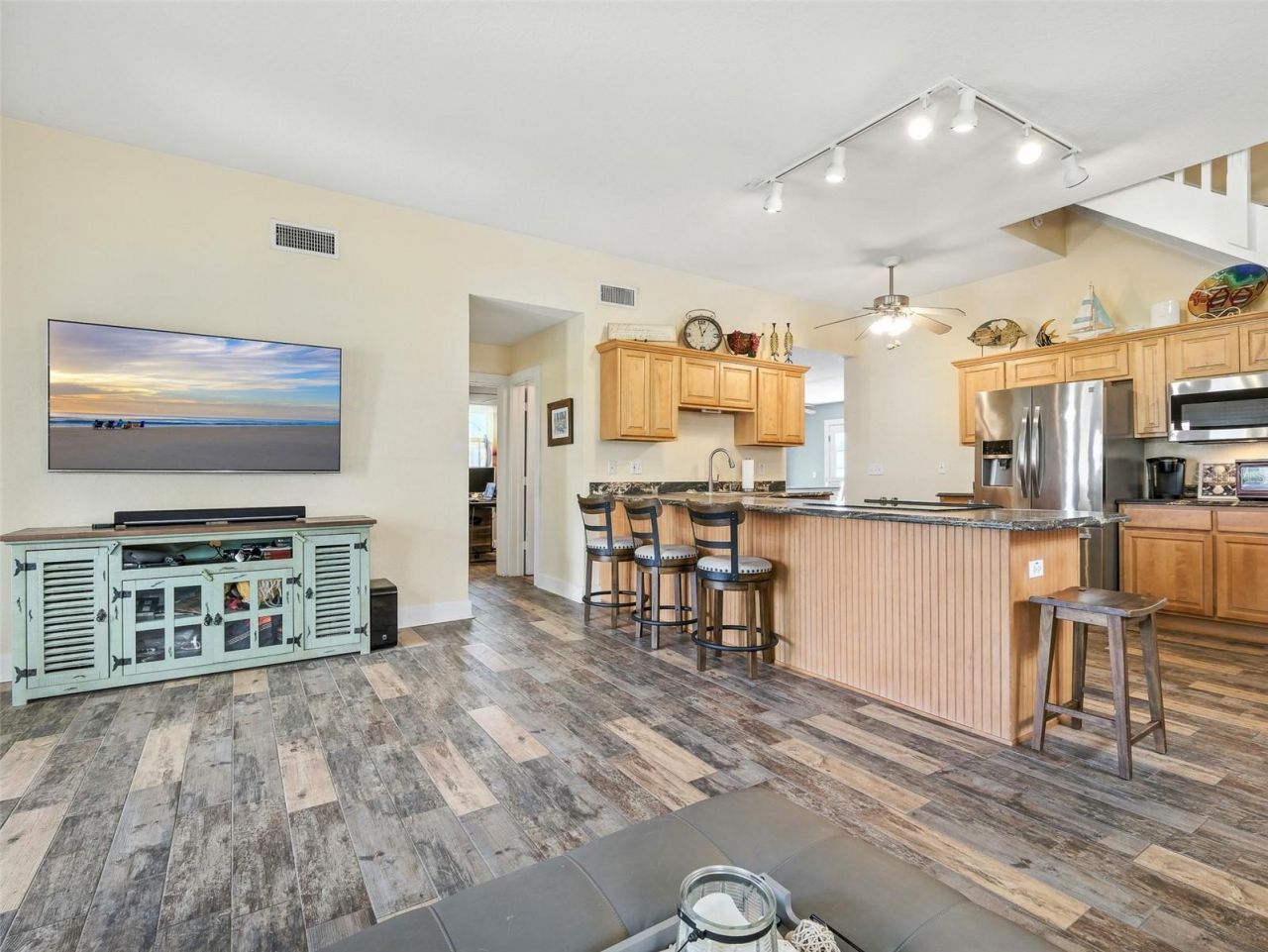 833 E 25th Avenue, New Smyrna Beach, FL 32169 Photo