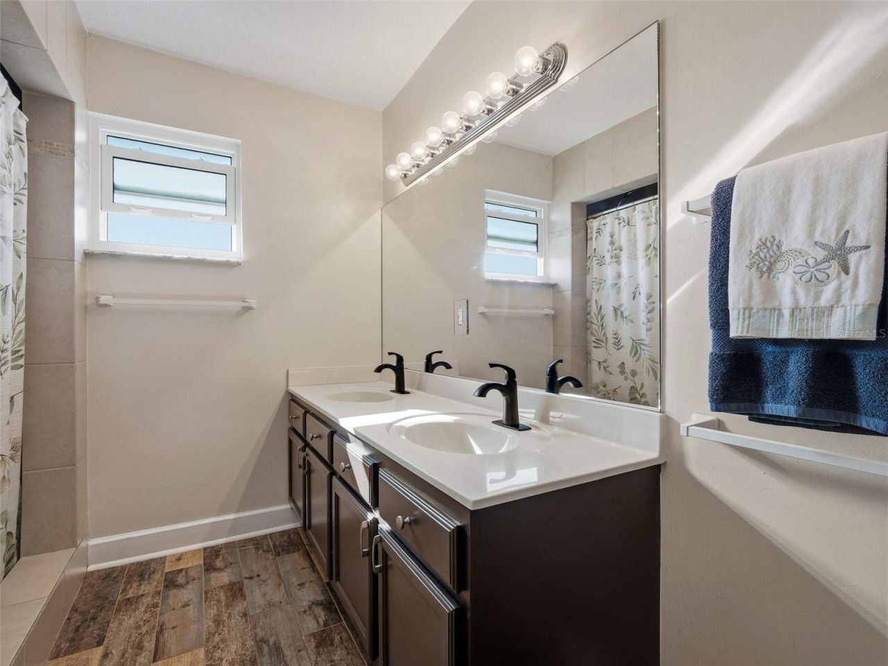 833 E 25th Avenue, New Smyrna Beach, FL 32169 Photo