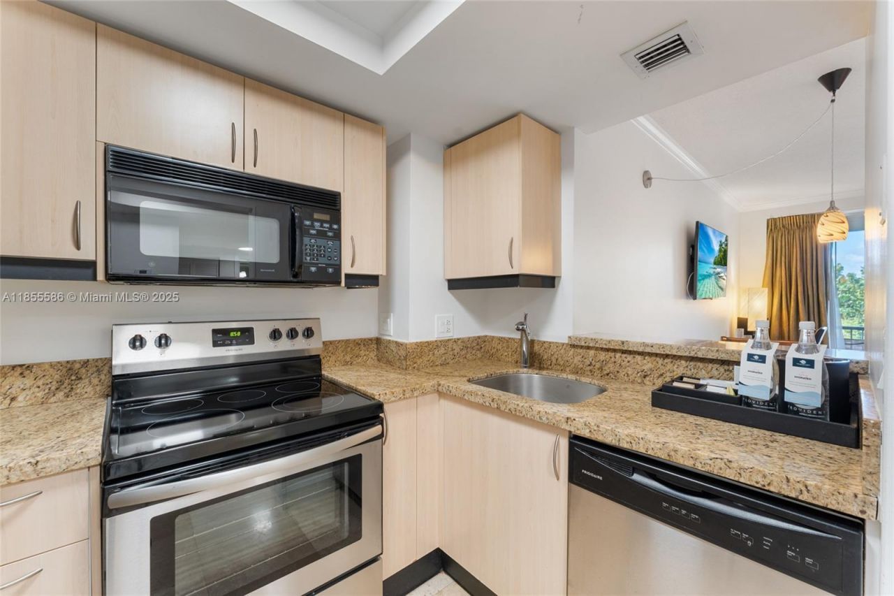 2951 S Bayshore Dr, Unit 506, Miami, FL 33133 Photo