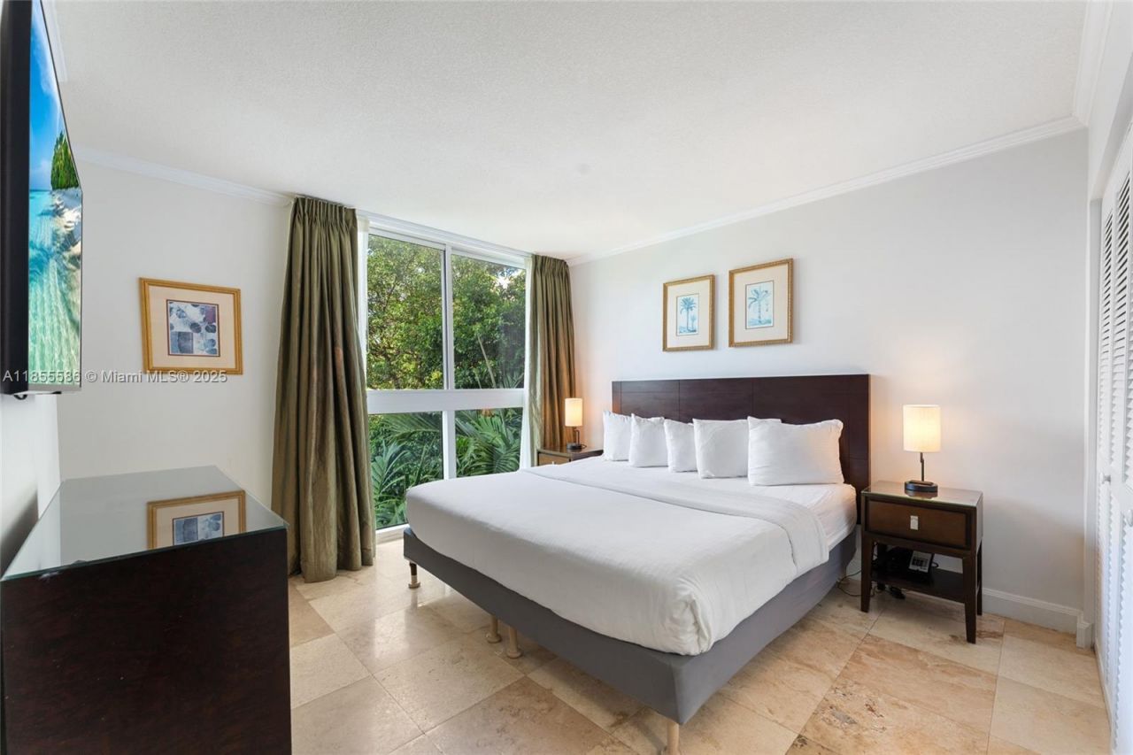 2951 S Bayshore Dr, Unit 506, Miami, FL 33133 Photo