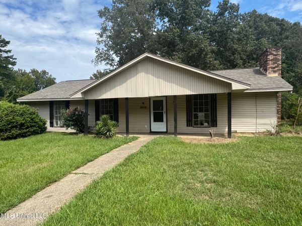 5424 Brookhollow Drive, Jackson, MS 39212