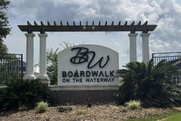 410 Harbour View Dr. photo 4