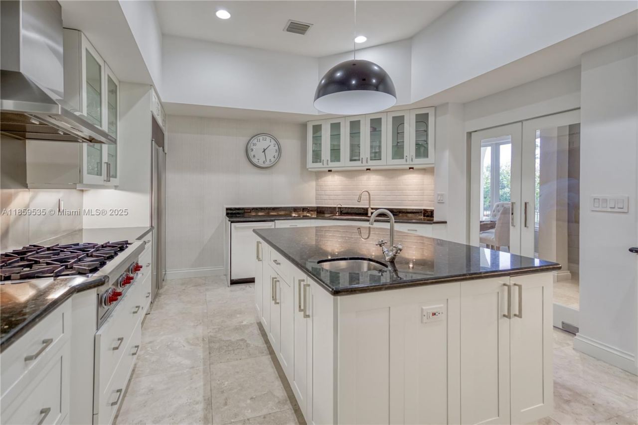 13681 Deering Bay Dr, Coral Gables, FL 33158 Photo