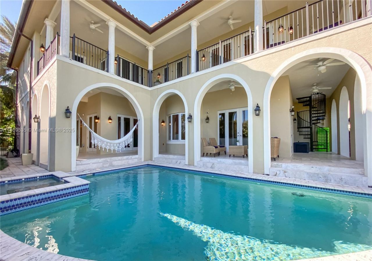 13681 Deering Bay Dr, Coral Gables, FL 33158 Photo