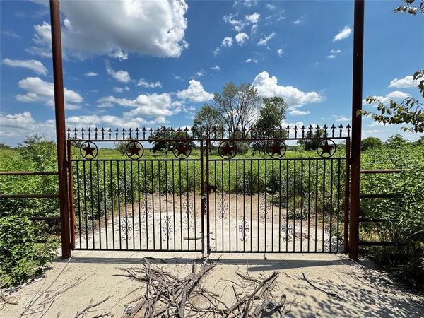 1211 W Simonds Road, Seagoville, TX 75159