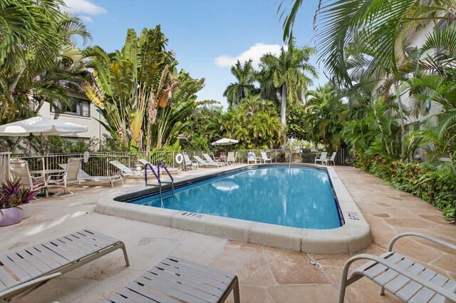 665 Enfield Street, Unit B18, Boca Raton, FL 33487 Photo