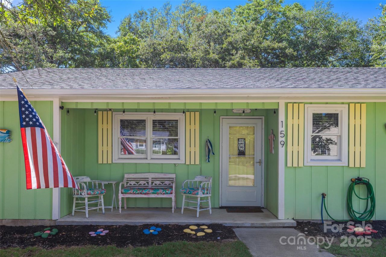 159 NE 6th Street, Oak Island, NC 28465 Main Photo