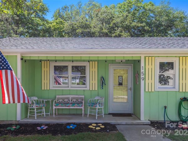 159 NE 6th Street, Oak Island, NC 28465