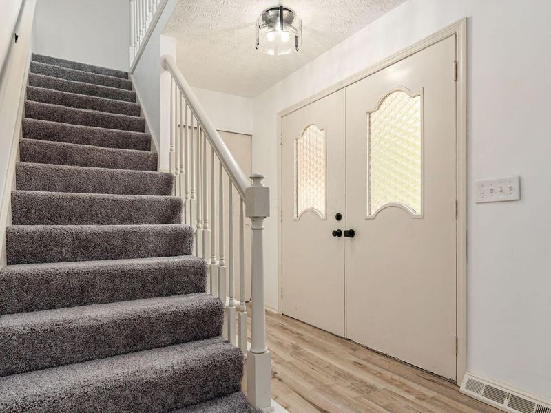 1466 Weybridge Road, Columbus, OH 43220 Photo 7