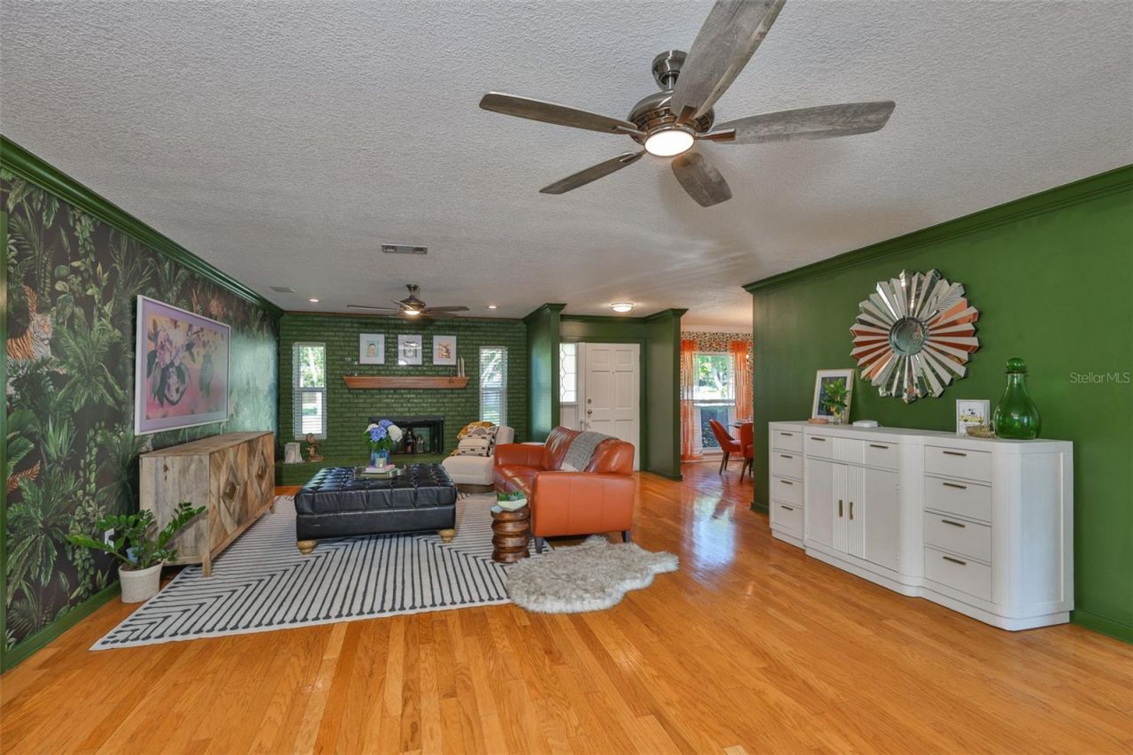 13562 Lake Magdalene Drive, Tampa, FL 33613 Photo