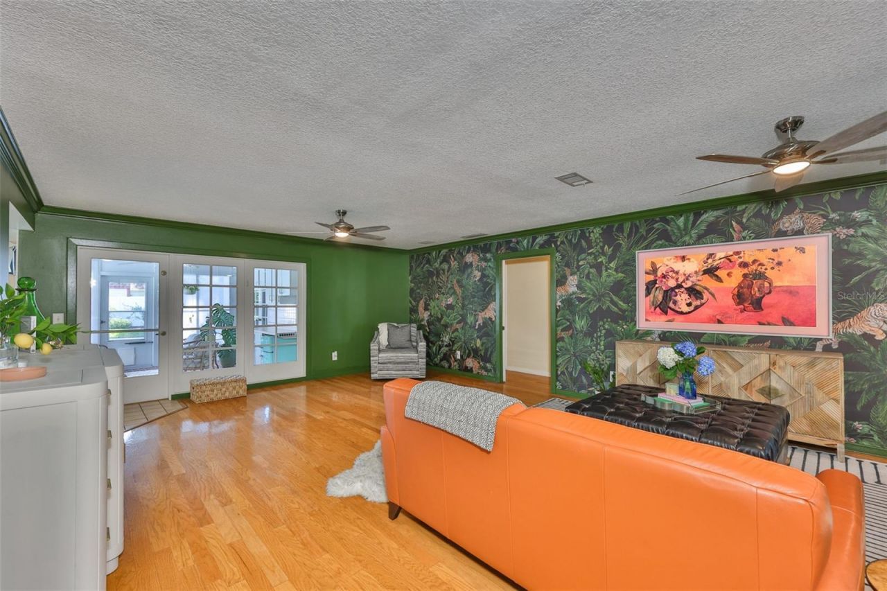 13562 Lake Magdalene Drive, Tampa, FL 33613 Photo