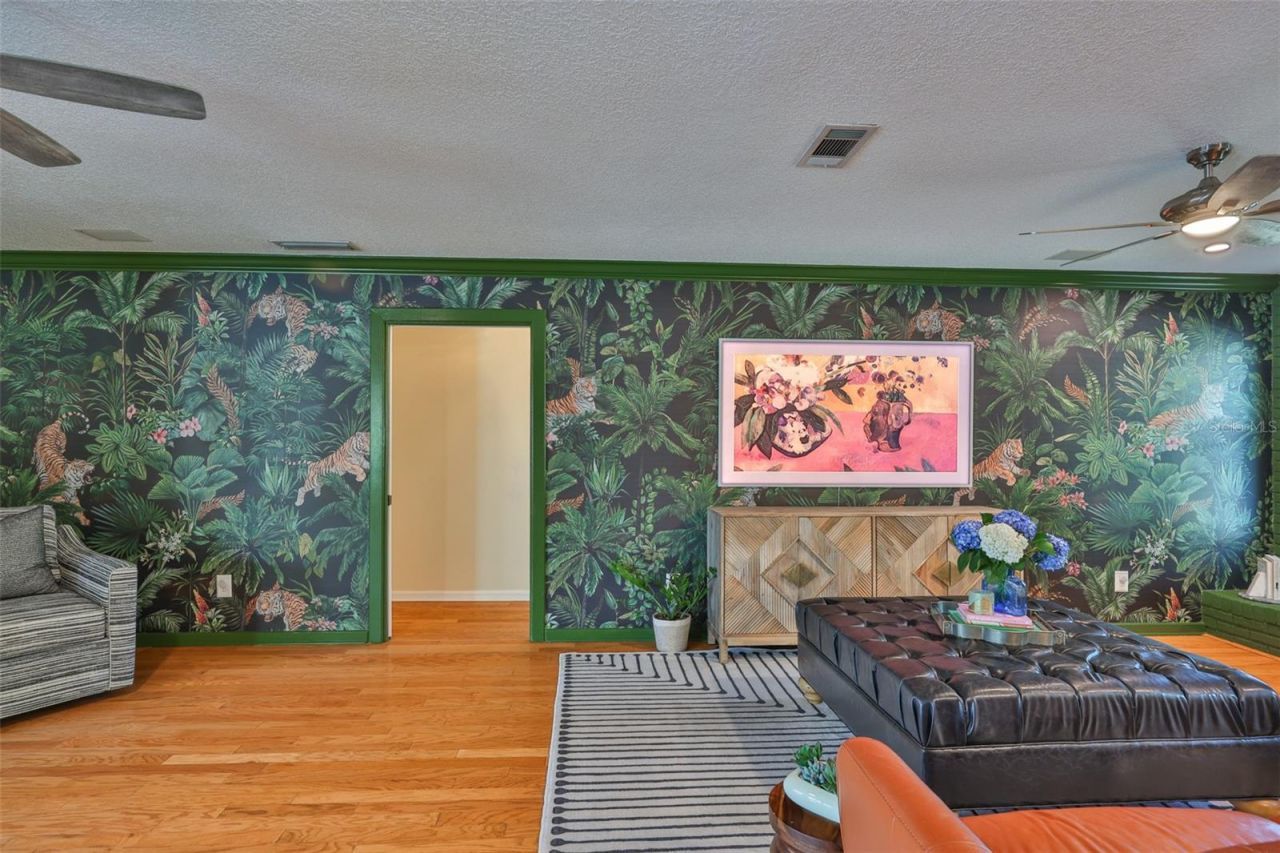 13562 Lake Magdalene Drive, Tampa, FL 33613 Photo