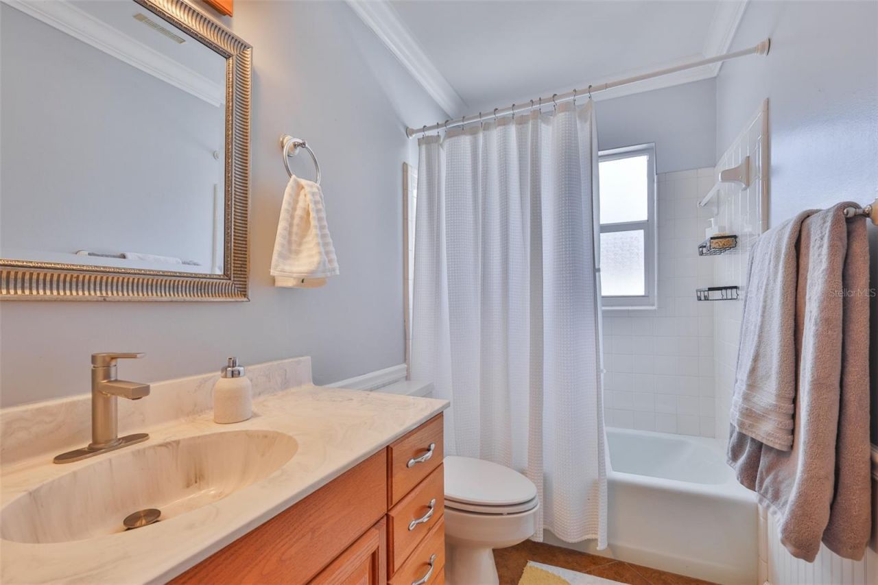 13562 Lake Magdalene Drive, Tampa, FL 33613 Photo