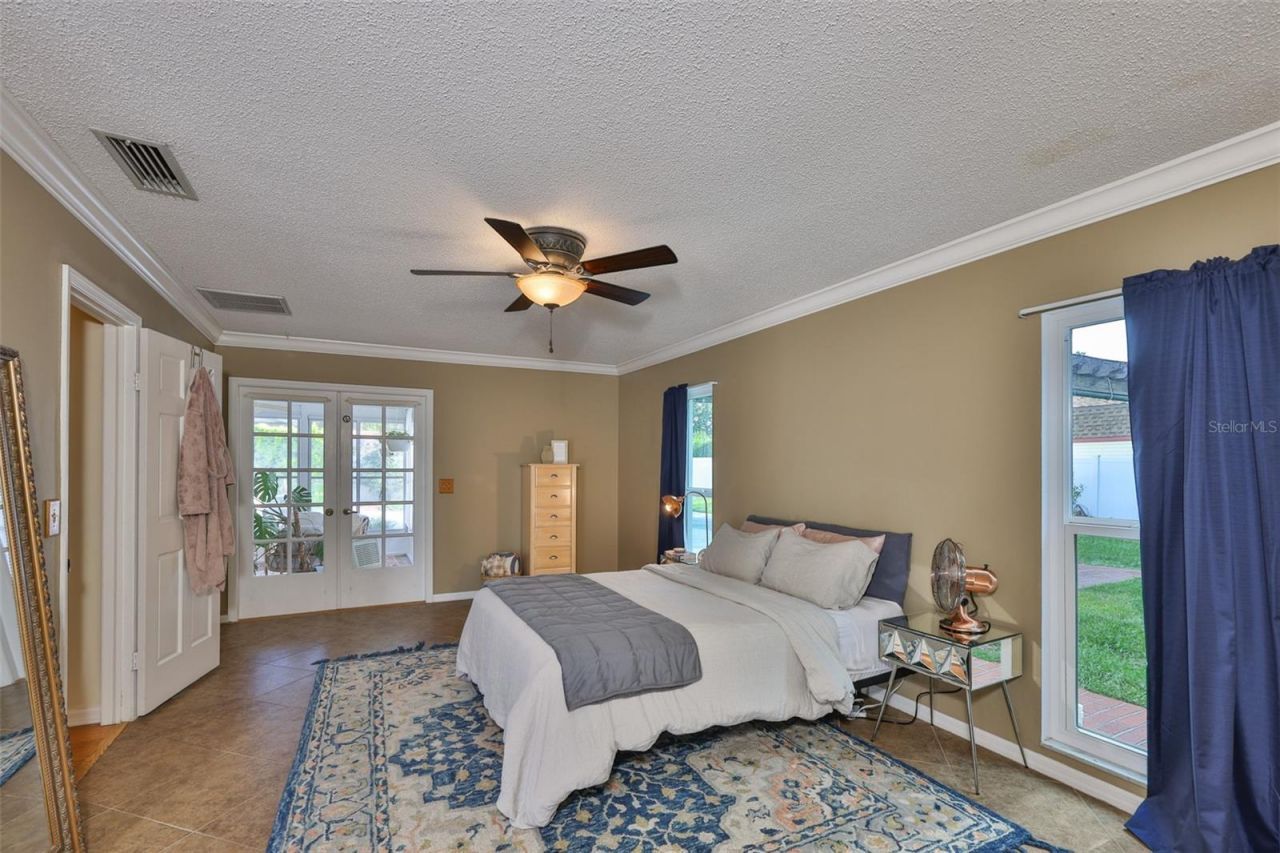 13562 Lake Magdalene Drive, Tampa, FL 33613 Photo