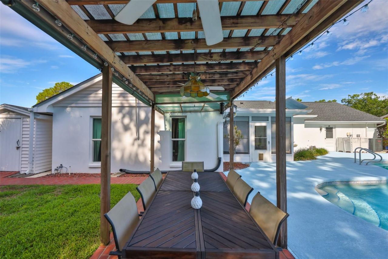 13562 Lake Magdalene Drive, Tampa, FL 33613 Photo