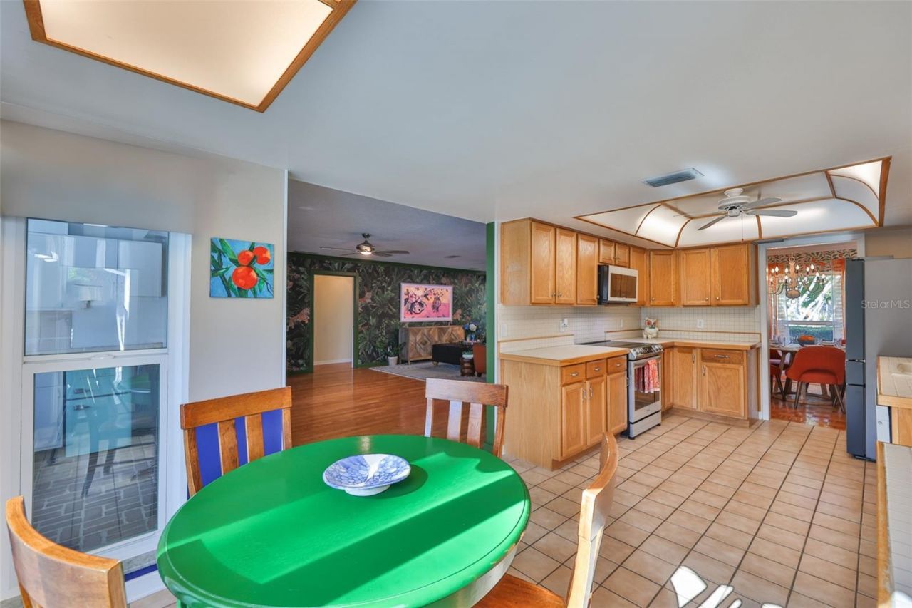 13562 Lake Magdalene Drive, Tampa, FL 33613 Photo