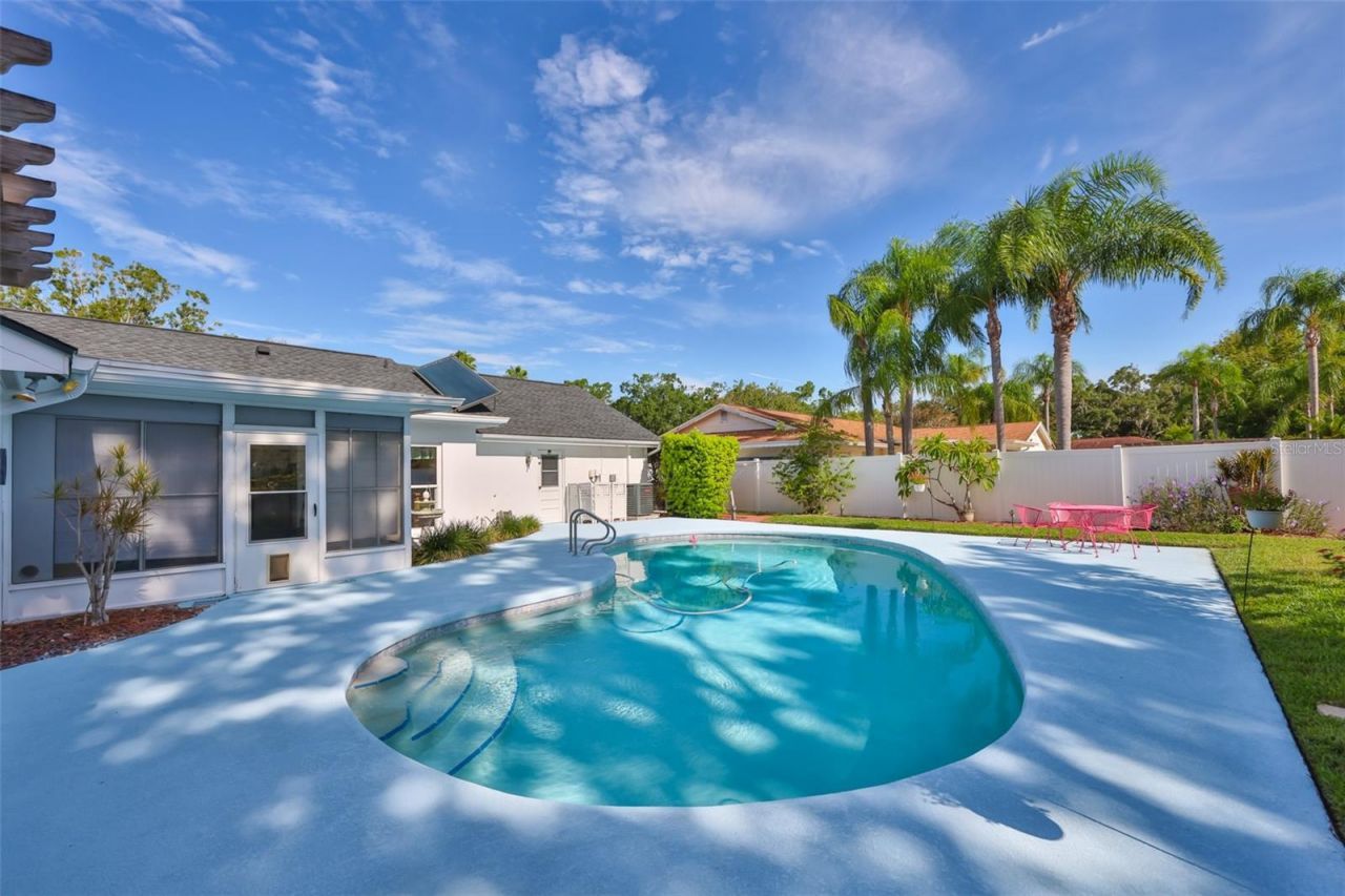 13562 Lake Magdalene Drive, Tampa, FL 33613 Photo