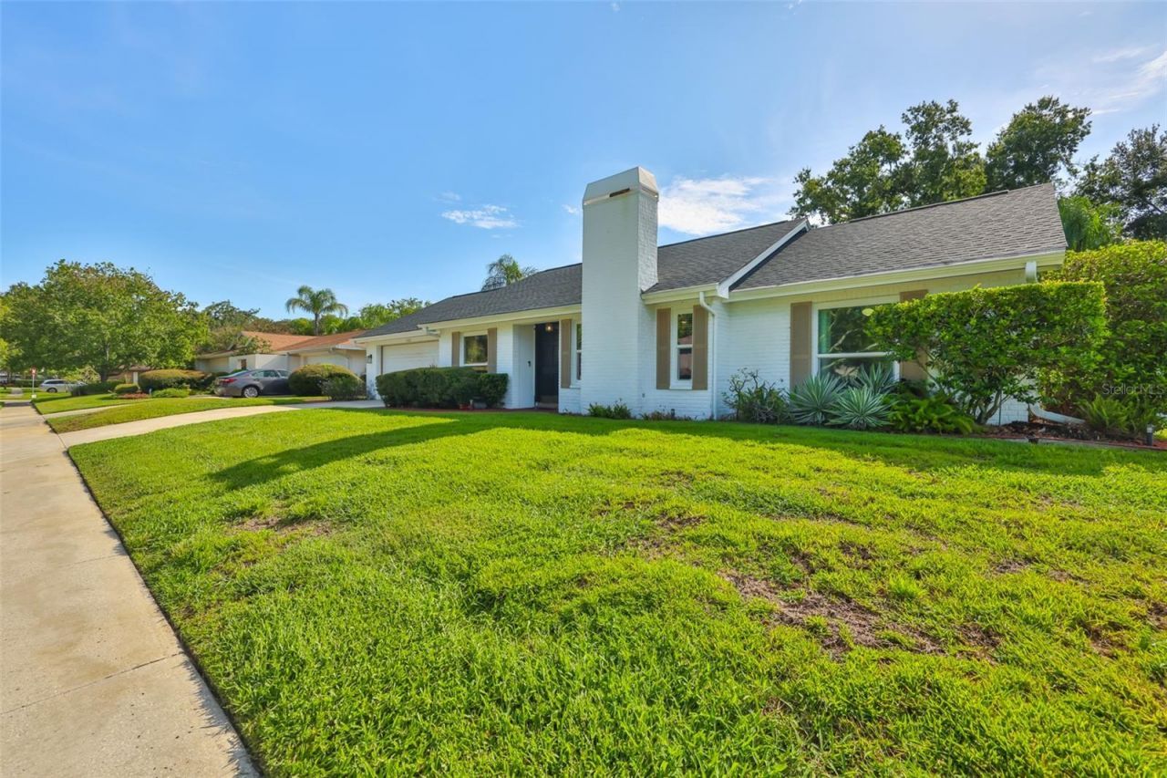 13562 Lake Magdalene Drive, Tampa, FL 33613 Photo