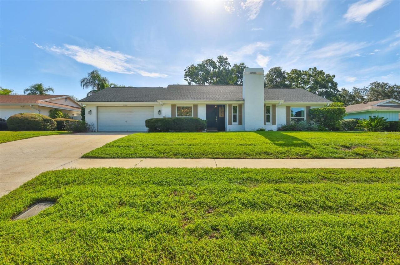 13562 Lake Magdalene Drive, Tampa, FL 33613 Photo