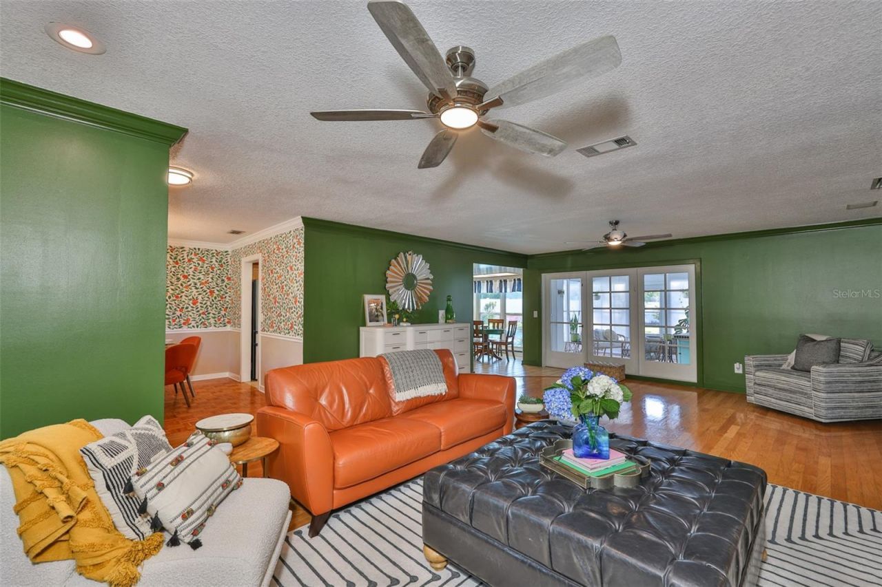 13562 Lake Magdalene Drive, Tampa, FL 33613 Photo