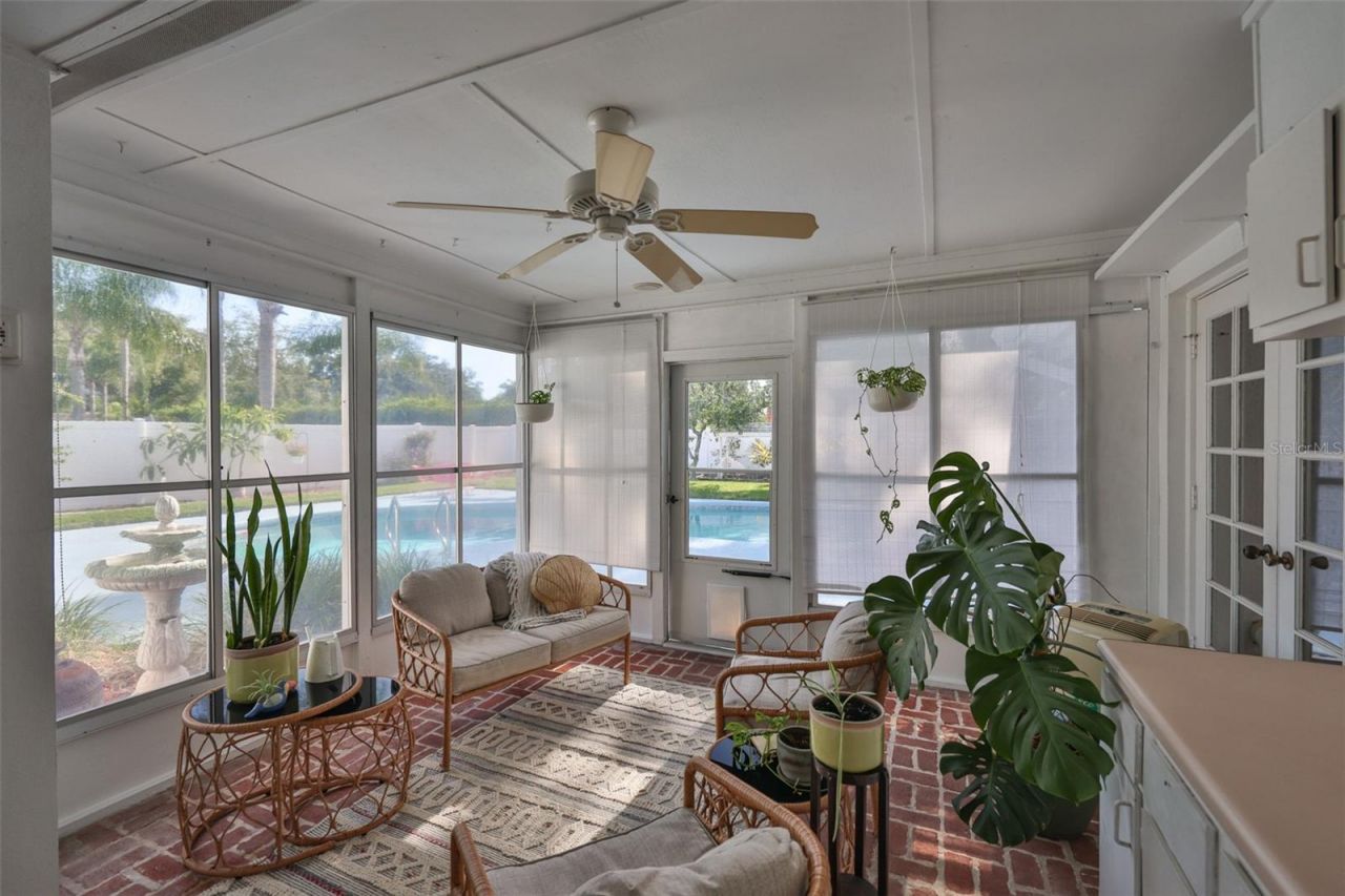 13562 Lake Magdalene Drive, Tampa, FL 33613 Photo