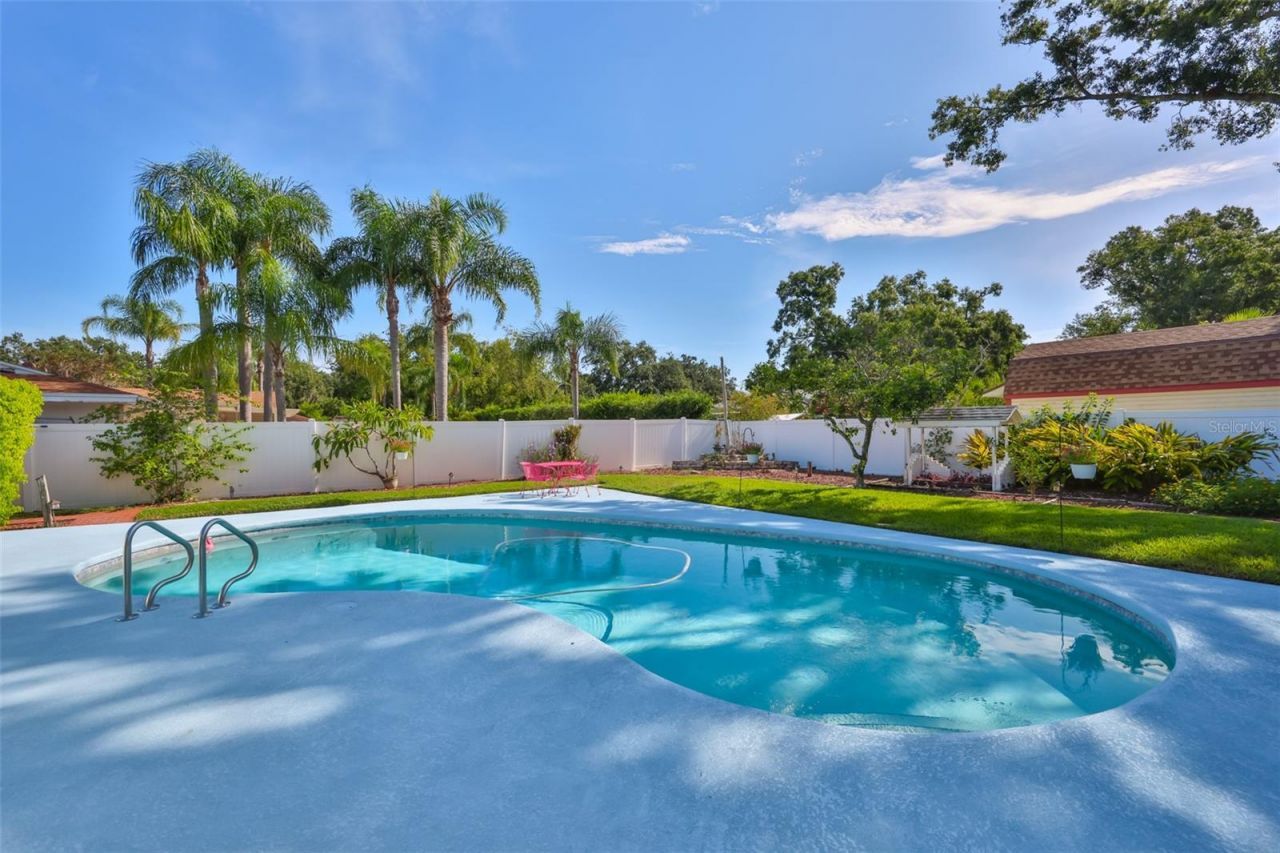 13562 Lake Magdalene Drive, Tampa, FL 33613 Photo