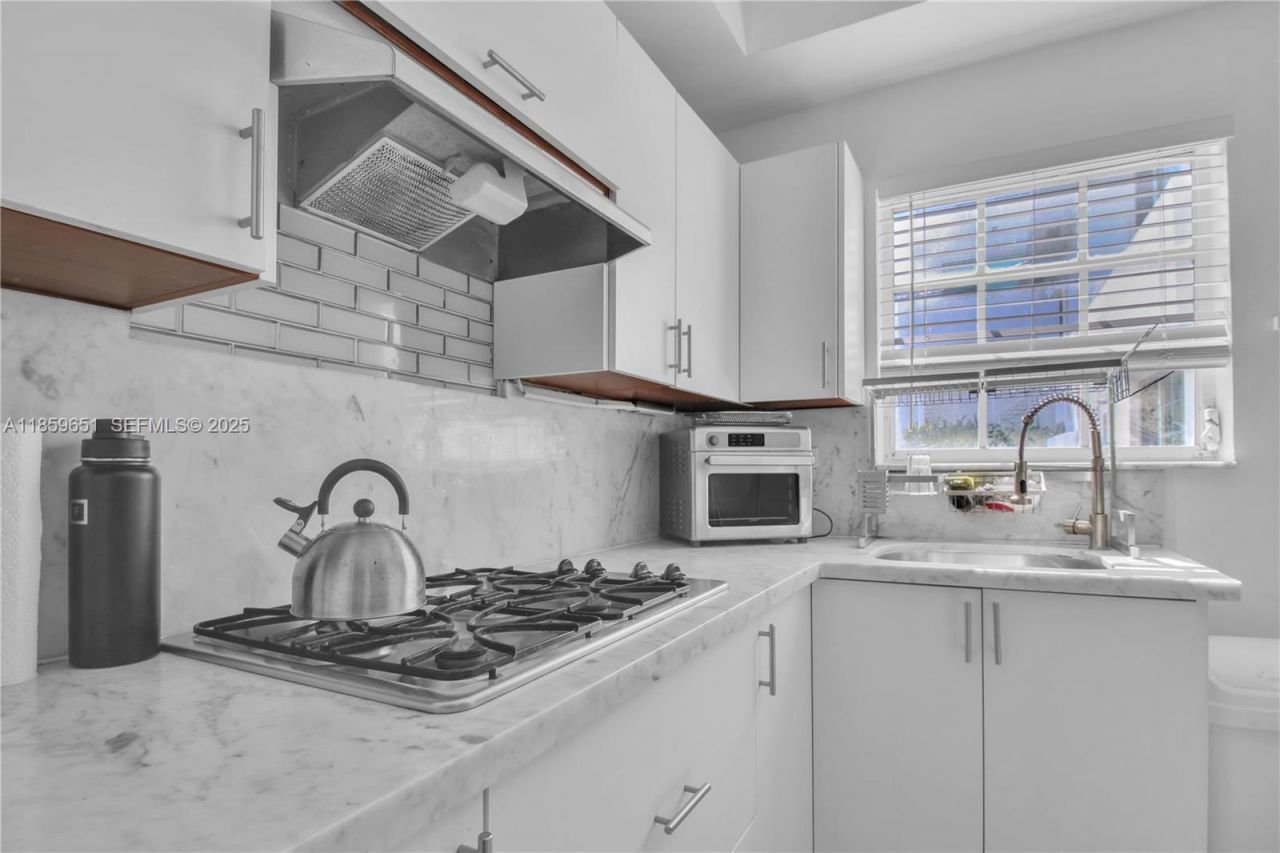 830 10th St, Unit 1, Miami Beach, FL 33139 Photo