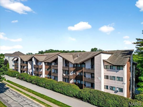 1465 Heritage Landing, Unit 46 (410), St Charles, MO 63303