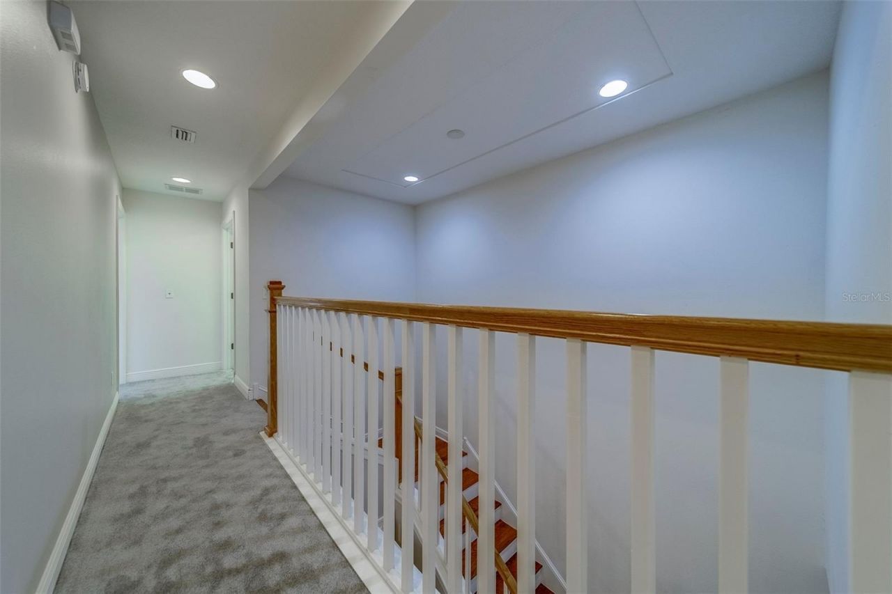 270 Valencia Circle, Saint Petersburg, FL 33716 Photo