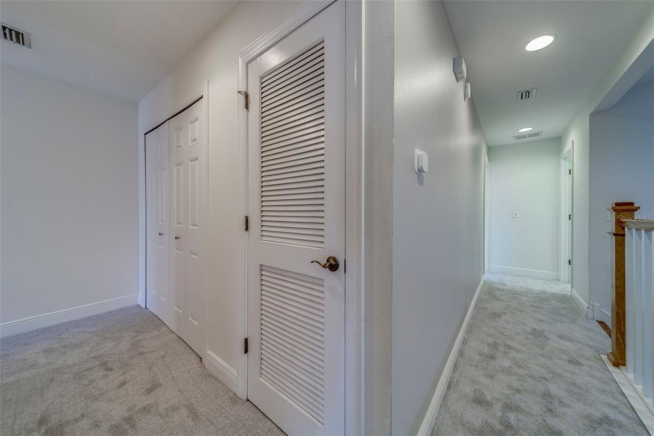 270 Valencia Circle, Saint Petersburg, FL 33716 Photo